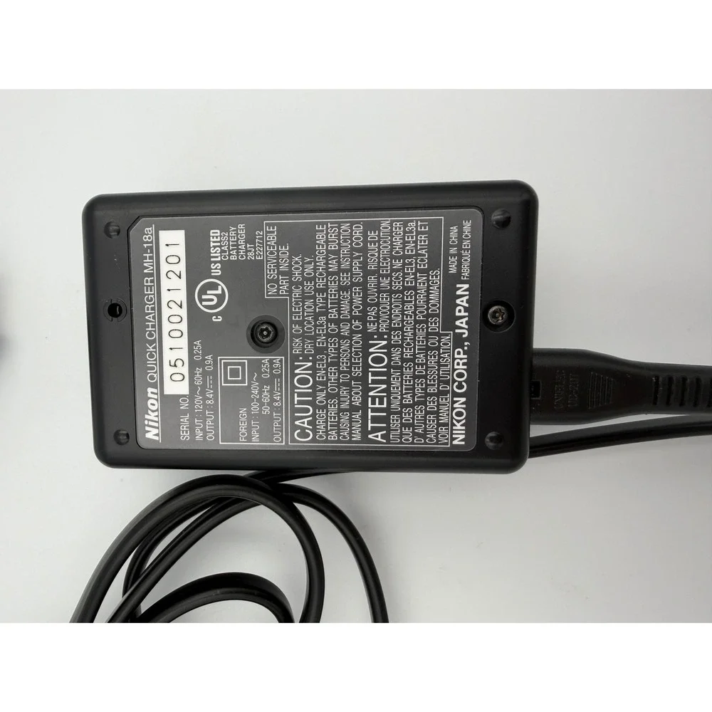 Nikon MH-18a Quick Charger for EN-EL3 EN-EL3a Li-ion Batteries Black powers on